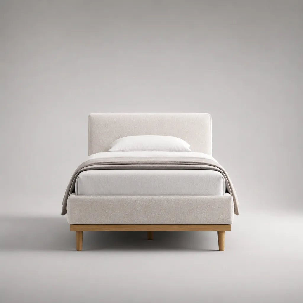 Lit simple rembourré 90 × 190 cm en tissu écru avec pieds en bois massif
